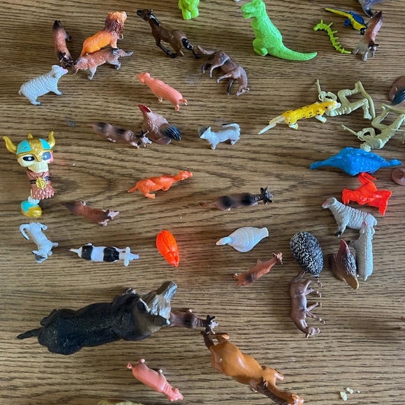 Toy - Picture 4 of 5